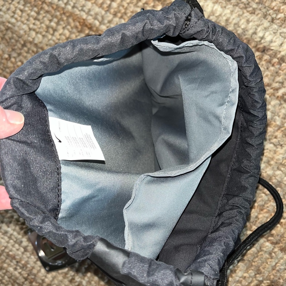 Nike Drawstring Bag - Picture 5 of 9